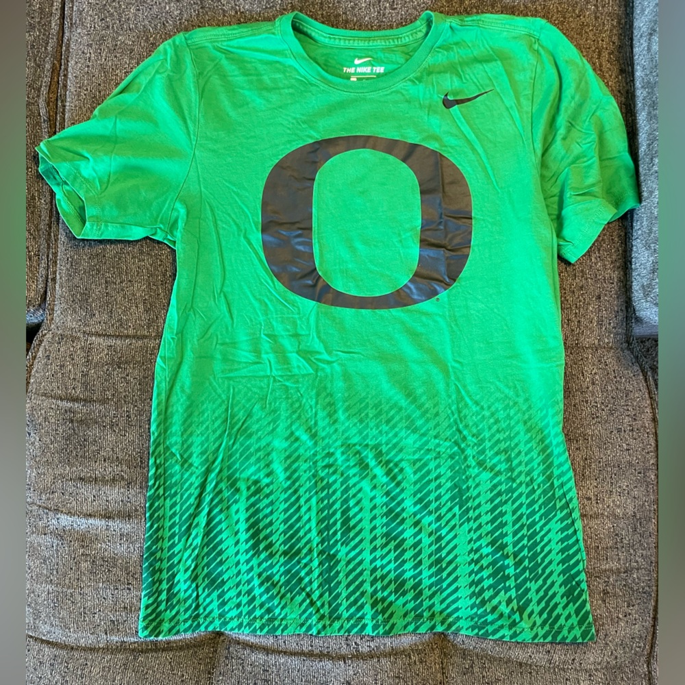 NWOT Nike Oregon Tee